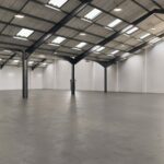 Location d’Entrepôt à Abidjan : Guide pour Trouver le Bon Local Professionnel