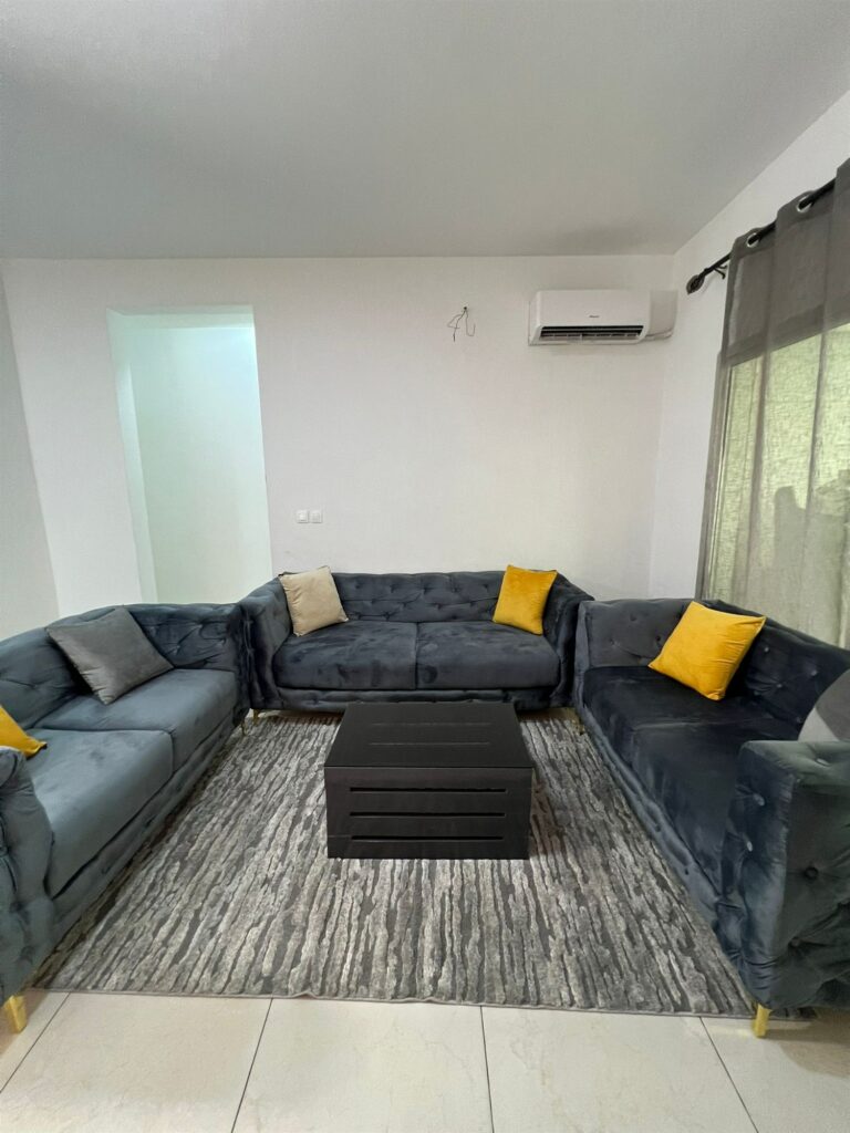 Appartement meublé 3P à louer – Cocody Angré CHU