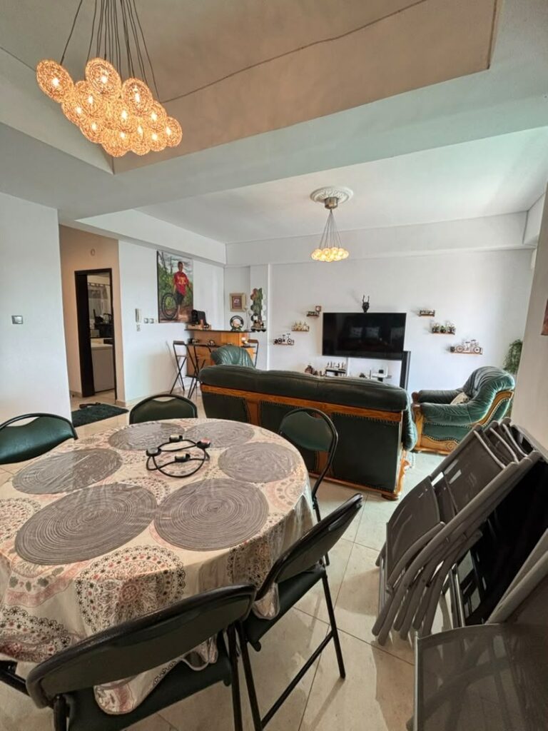Appartement meublé 3P à louer – Cocody Angré Gestoci