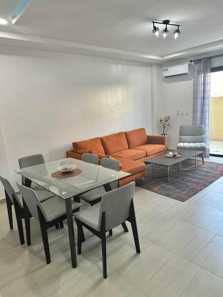 Appartement meublé 3P à louer – Cocody Attoban