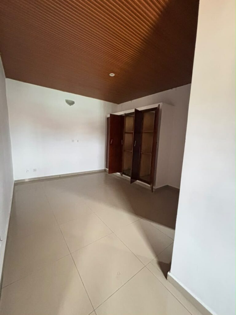 Appartement 2P à louer – Bingerville Akandjé
