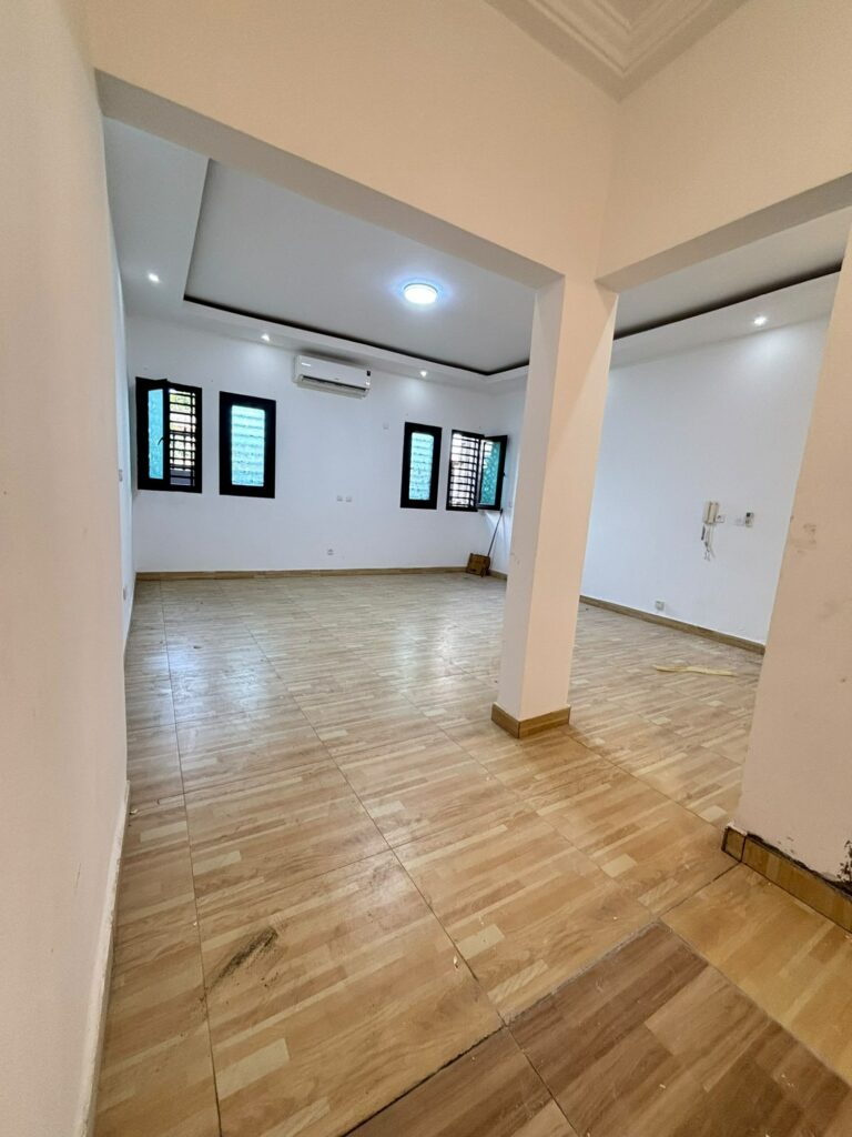 Appartement 3P à louer – Cocody M&rsquo;pouto