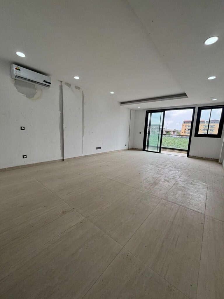 Appartement 3P à louer – Cocody Djorogobité