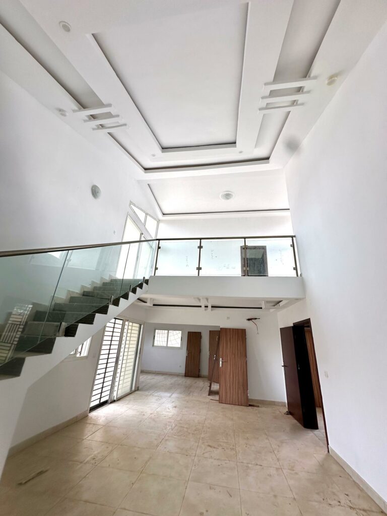 Villa de 5 pieces – CGK, Cocody