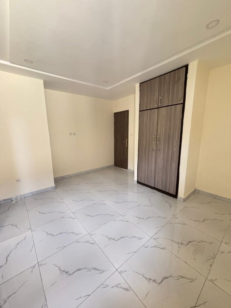 Appartement de 2 pièces à la Riviera 2– Cocody