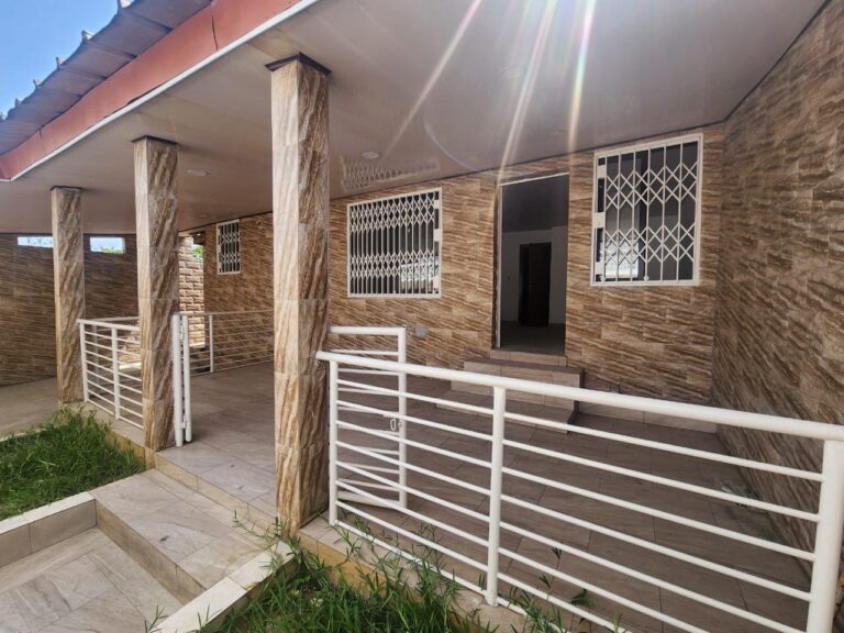 Maison 4P à louer – Cocody 2 plateaux