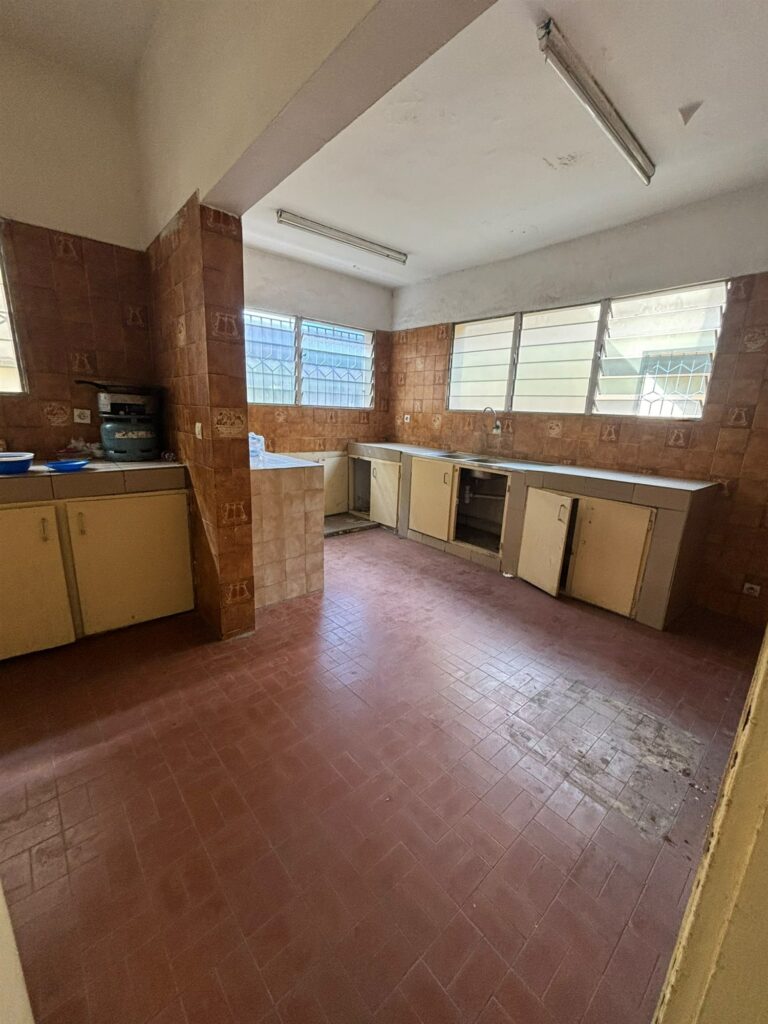 Villa 10P à louer – Cocody 2 Plateaux Aghien