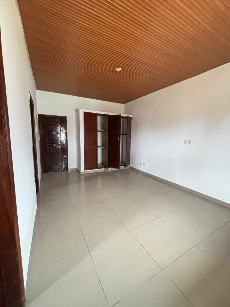 Studio à louer – Bingerville Akandjé